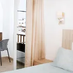 Juan Benitez Apartmán *